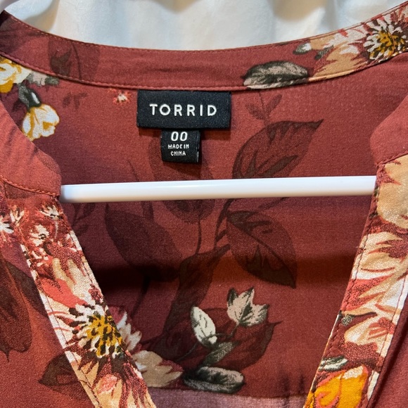 Torrid blouse - Picture 2 of 2